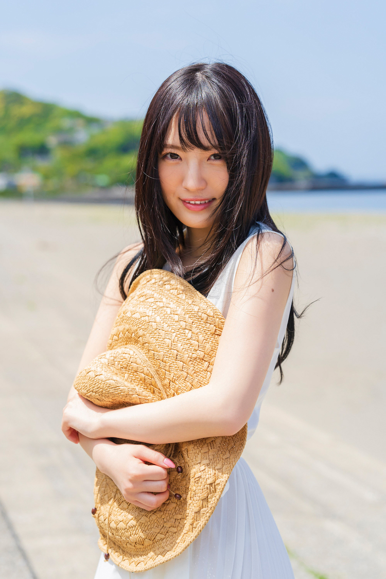 由良ゆら（（C）集英社／週刊プレイボーイ／撮影：井上たろう）