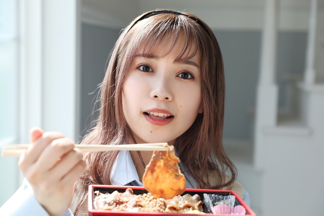 Singing Cosplayer Hikari