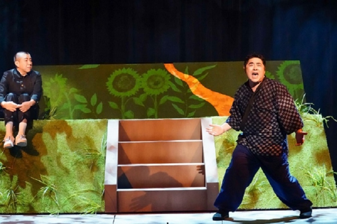 ＜3年B組皆川先生〜2.5時幻目〜＞舞台写真より