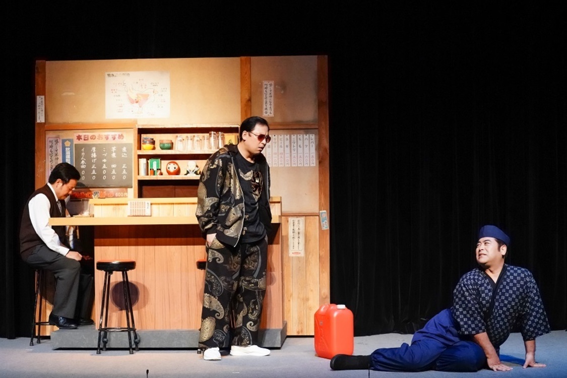 ＜3年B組皆川先生〜2.5時幻目〜＞舞台写真より