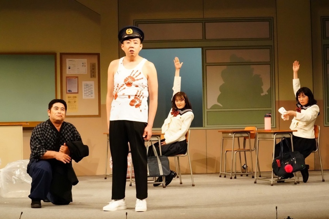 ＜3年B組皆川先生〜2.5時幻目〜＞舞台写真より