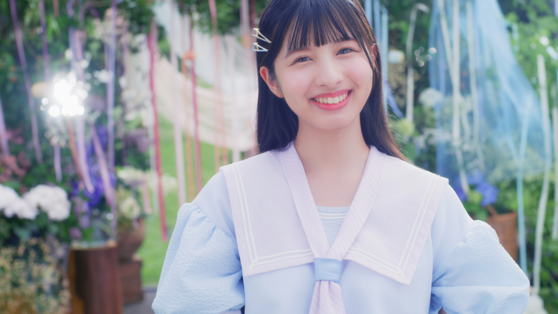 「君はこの夏、恋をする」MVより（©YOANI/KING RECORDS）