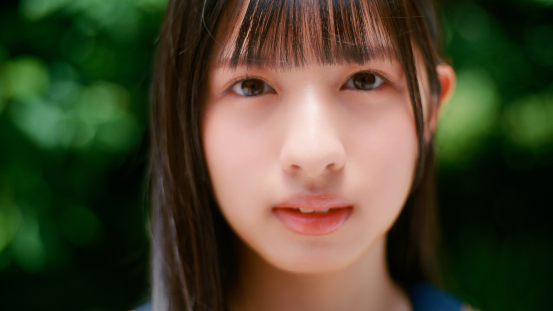 「君はこの夏、恋をする」MVより（©YOANI/KING RECORDS）