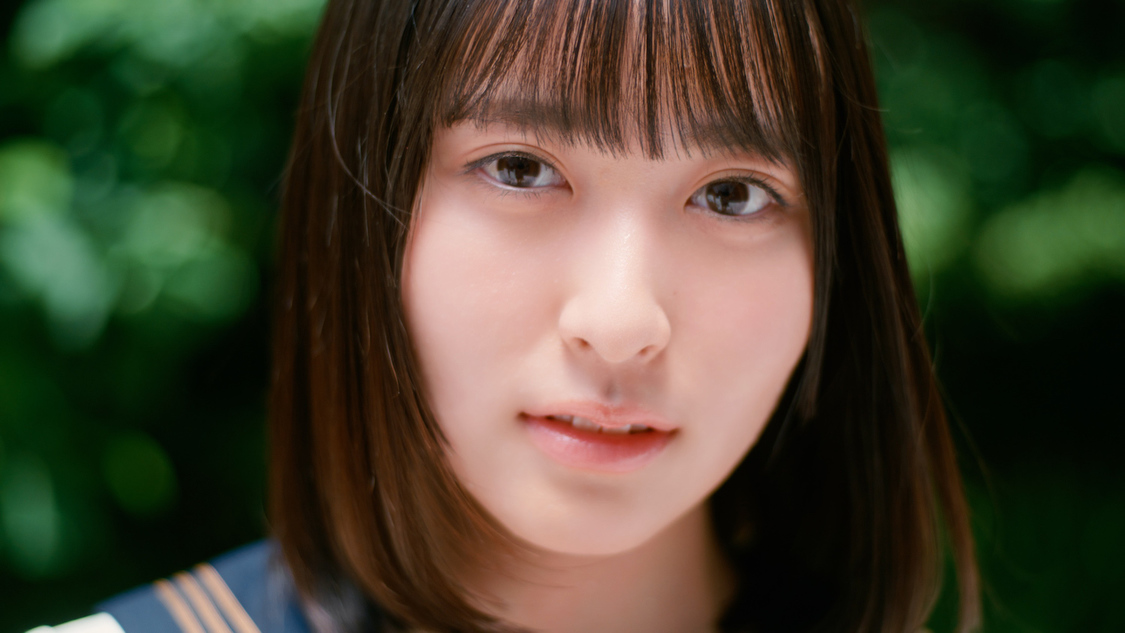 「君はこの夏、恋をする」MVより（©YOANI/KING RECORDS）