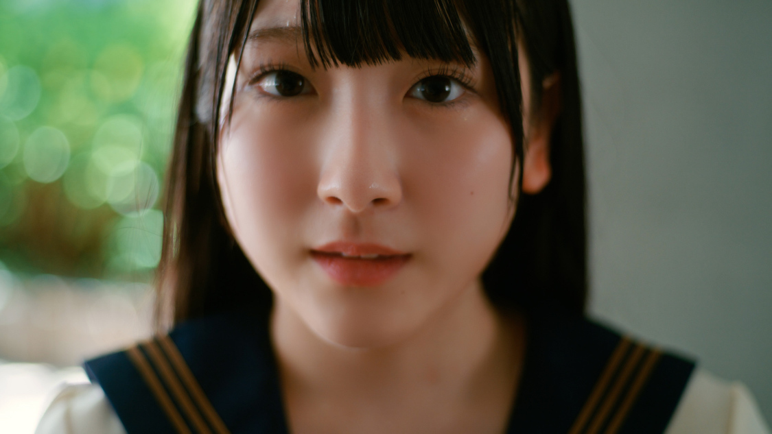 「君はこの夏、恋をする」MVより（©YOANI/KING RECORDS）