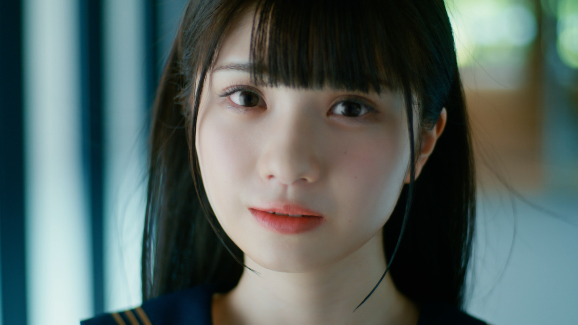 「君はこの夏、恋をする」MVより（©YOANI/KING RECORDS）