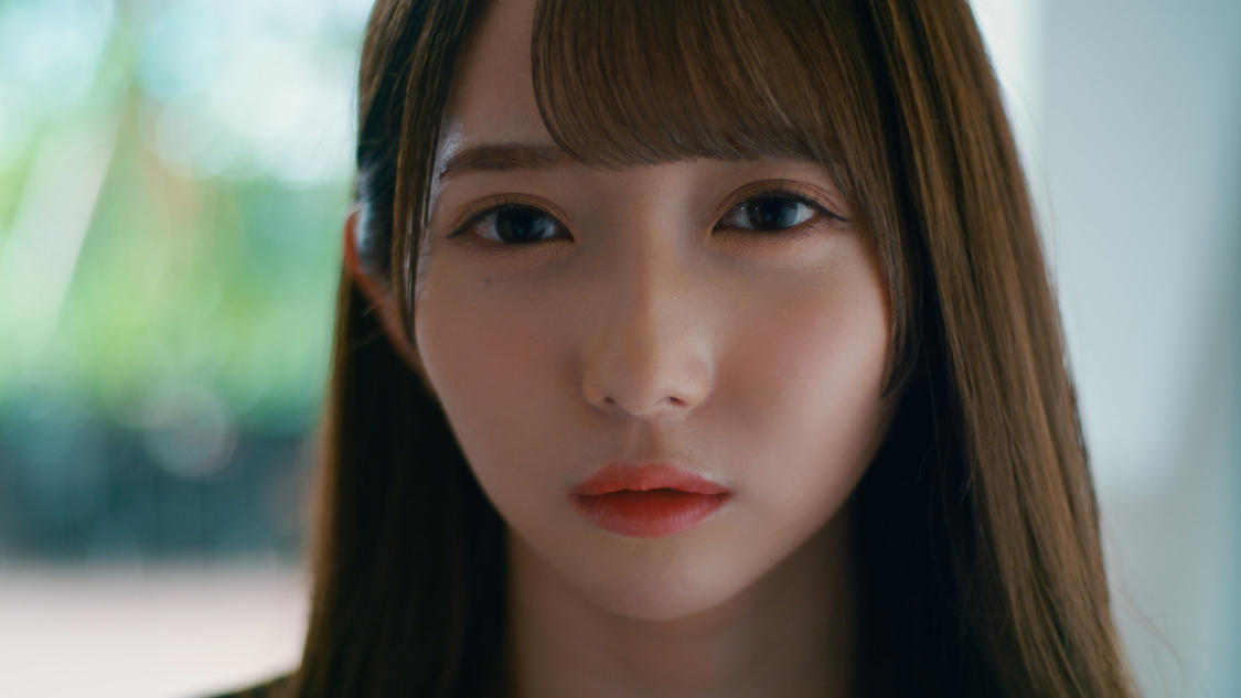 「君はこの夏、恋をする」MVより（©YOANI/KING RECORDS）