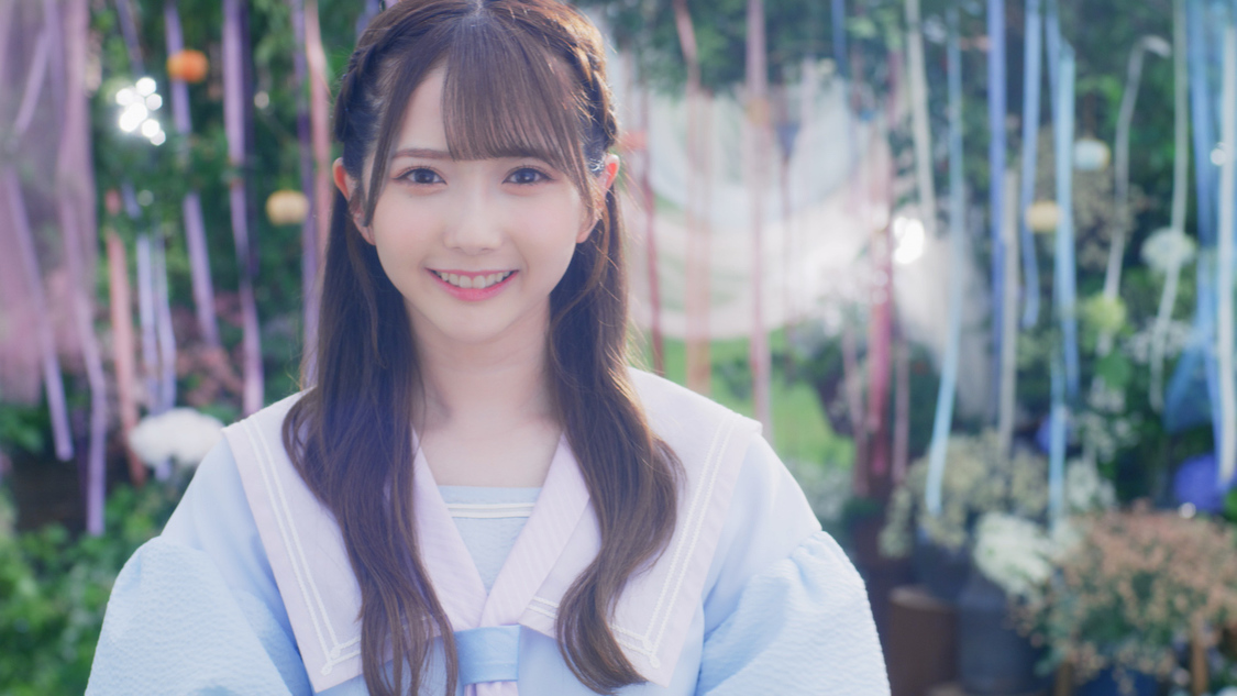 「君はこの夏、恋をする」MVより（©YOANI/KING RECORDS）