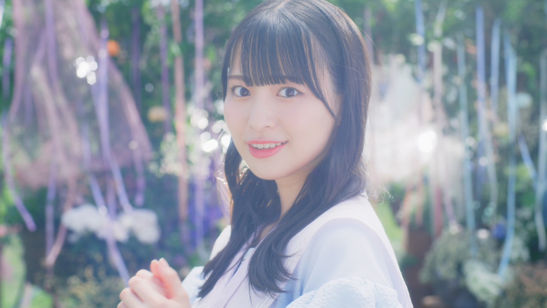 「君はこの夏、恋をする」MVより（©YOANI/KING RECORDS）