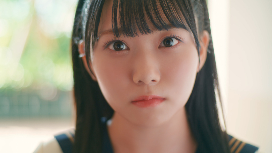 「君はこの夏、恋をする」MVより（©YOANI/KING RECORDS）