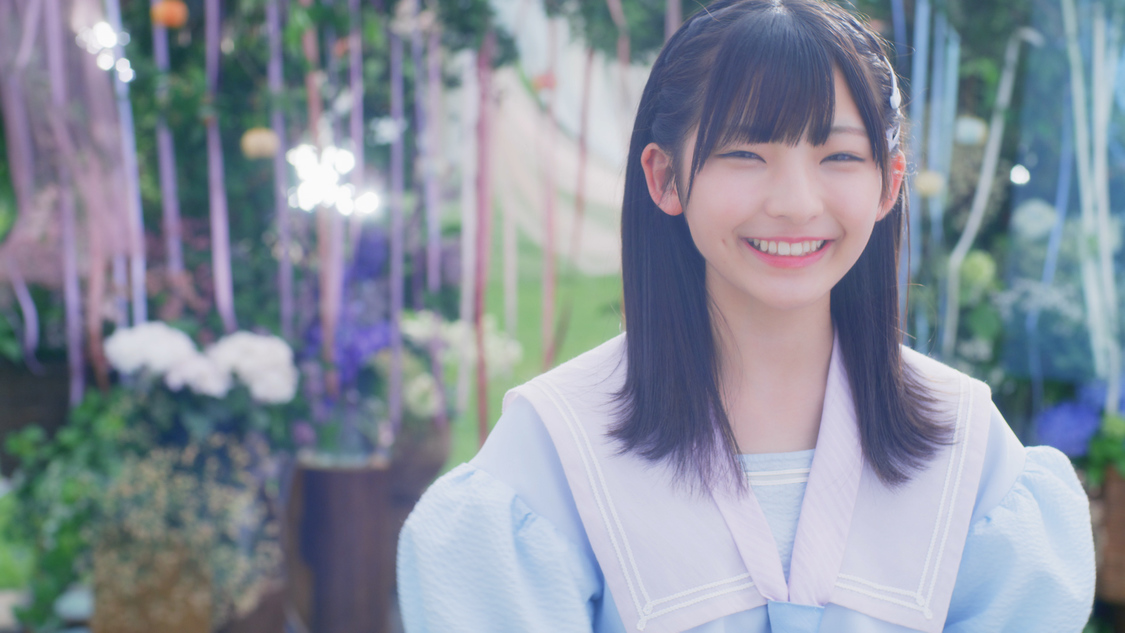 「君はこの夏、恋をする」MVより（©YOANI/KING RECORDS）