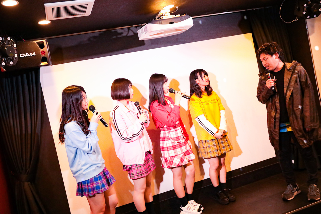 神宿（左から羽島めい、小山ひな、一ノ瀬みか、羽島みき）、箕輪厚介（箕輪★狂介）｜カラオケ ビッグエコー渋谷センター街本店