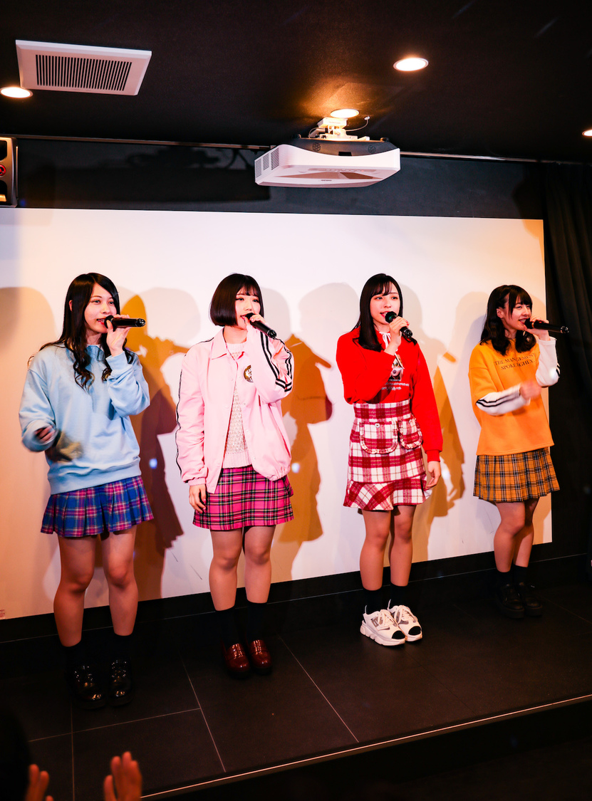 神宿（左から羽島めい、小山ひな、一ノ瀬みか、羽島みき）｜カラオケ ビッグエコー渋谷センター街本店