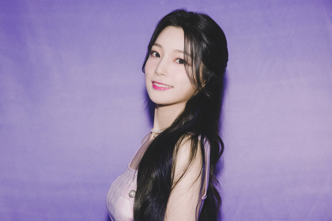 YeonHee（ヨンヒ／©2021 Woollim Entertainment Co.,Ltd.／YOSHIMOTO KOGYO CO.,LTD.）