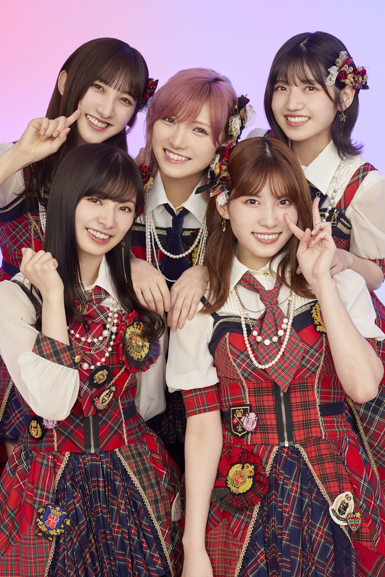 AKB48『17LIVE』新TV-CM「17LIVE「イチナナイチオシ！話題のあの人」」篇より