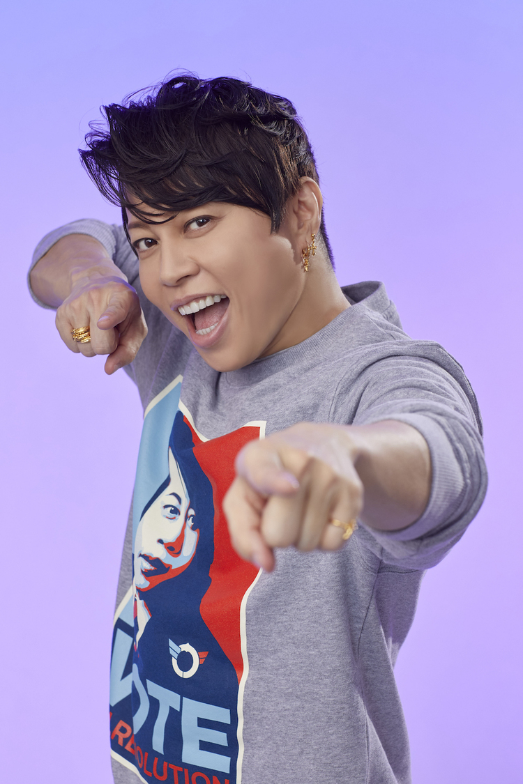 西川貴教『17LIVE』新TV-CM「17LIVE「イチナナイチオシ！話題のあの人」」篇より