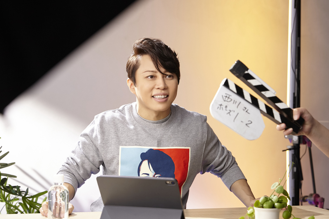 『17LIVE』新TV-CM「17LIVE「イチナナイチオシ！話題のあの人」」篇より