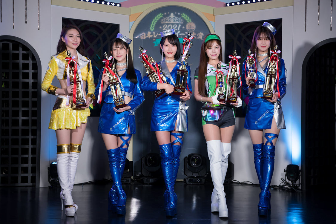 写真左から、小柳あずき、名取くるみ、川瀬もえ、広瀬晏夕、長坂有紗