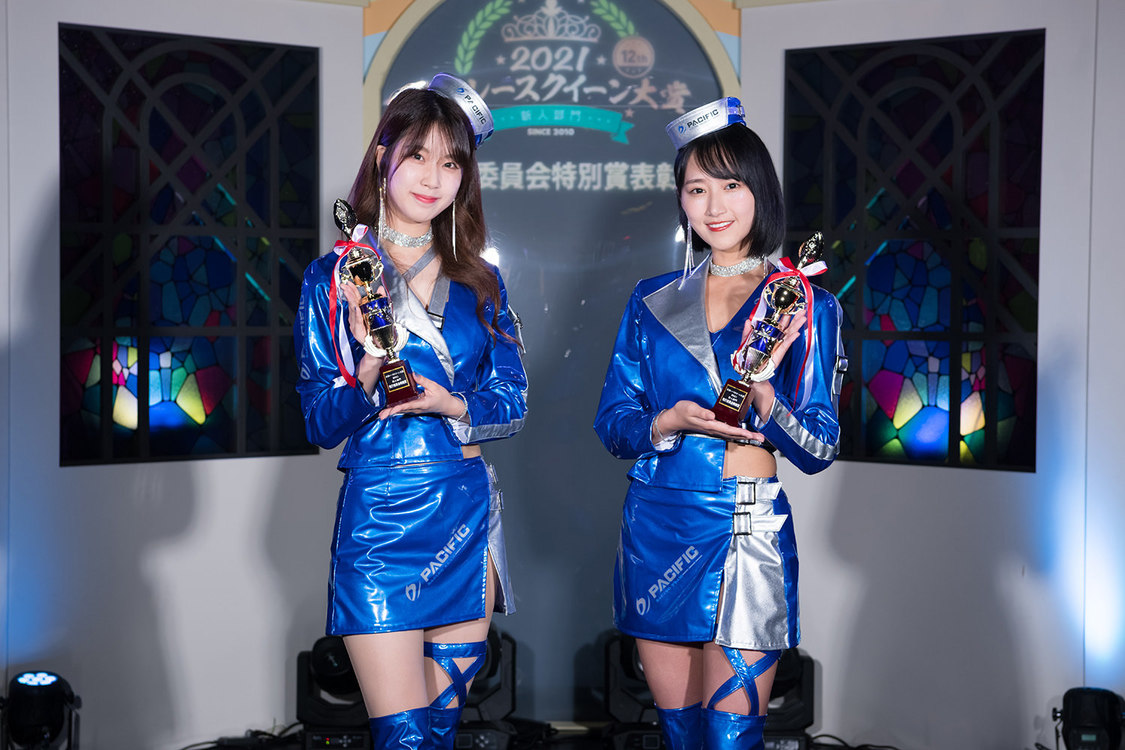 【実行委員会特別賞】川瀬もえ（写真右）・長坂有紗（写真左）