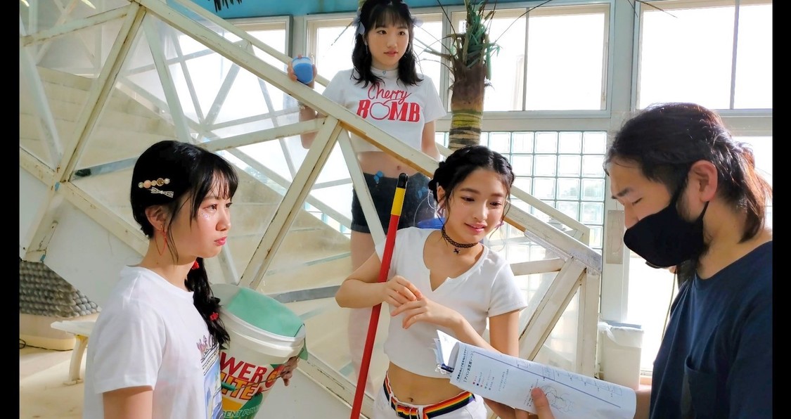 「世界の中心で虹を叫んだサマー」MVメイキング映像（前編）より