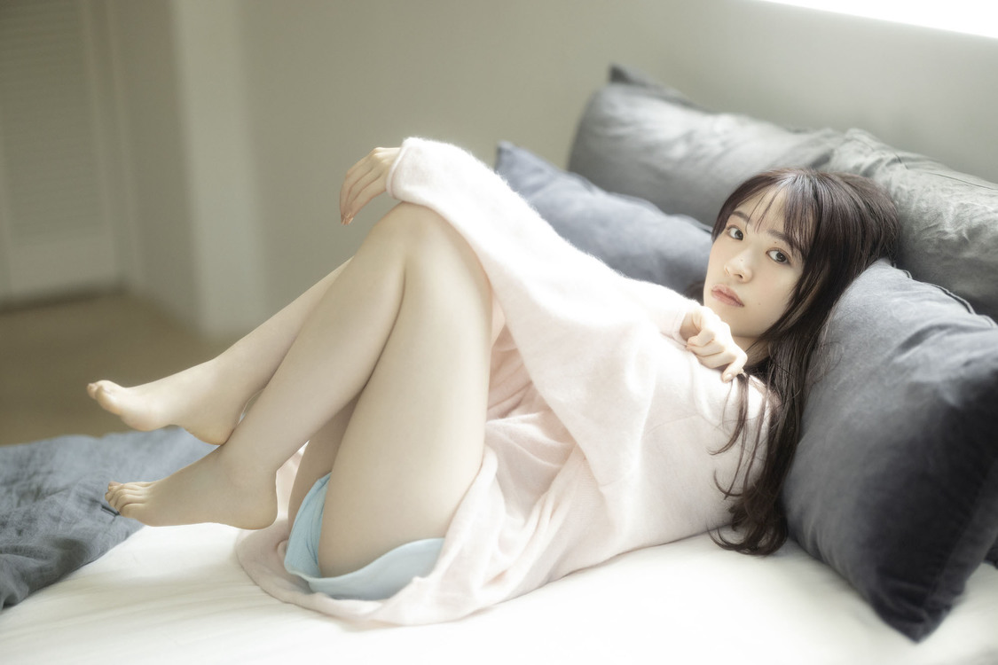 乃木坂46 渡辺みり愛 1st写真集より（撮影：彦坂栄治）