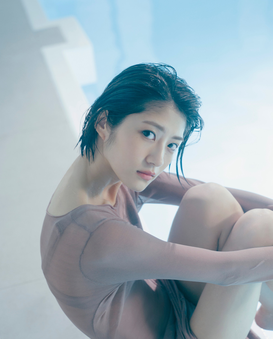 若月佑美2nd写真集 セブンネット限定カバー（撮影：嶌村吉祥丸）