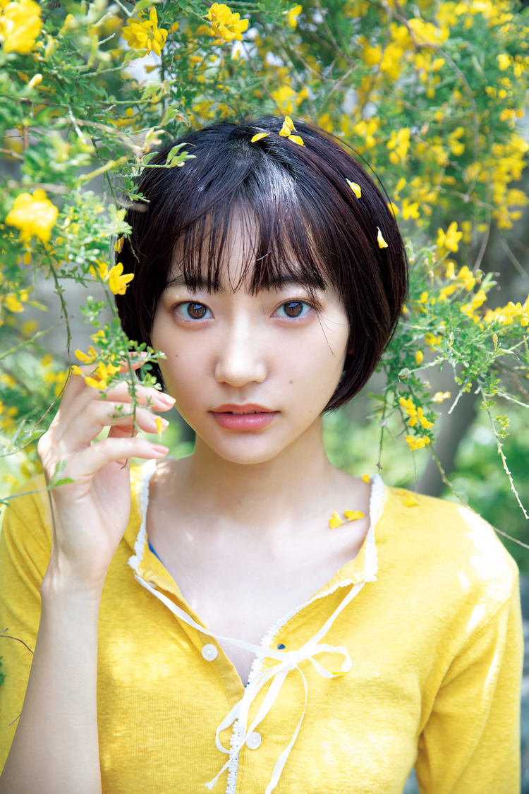 武田玲奈写真集『Rubeus』より