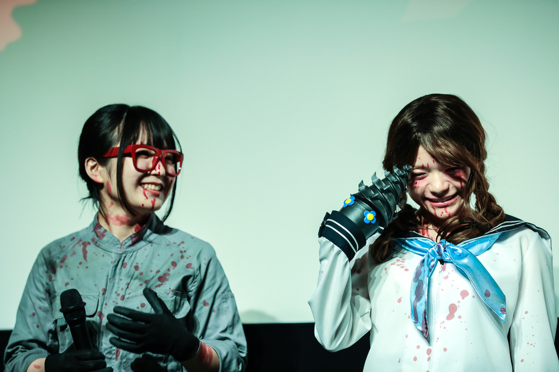 日高七海、替地桃子 映画『血まみれスケバンチェーンソー RED』＜セント・血まみれ・バレンタイン完成披露試写会舞台挨拶＞より｜2019年2月13日（水）神楽座