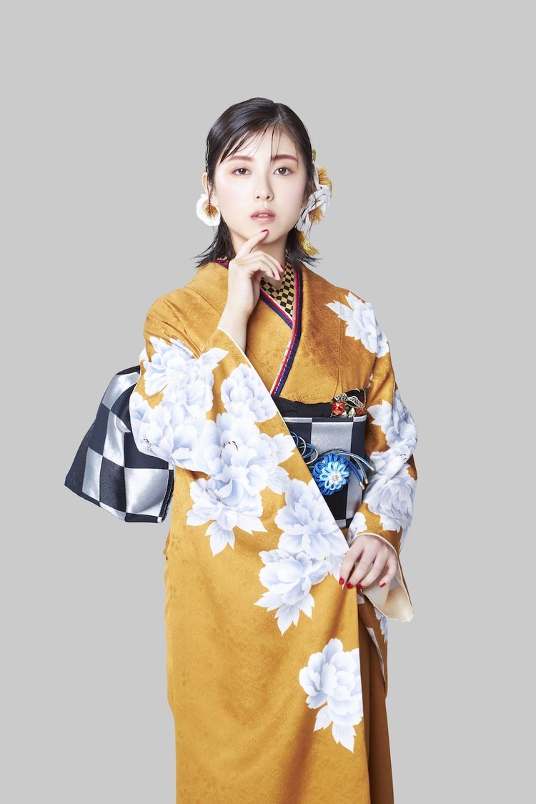 浜辺美波『京都きもの友禅』夏の振袖最新カタログ