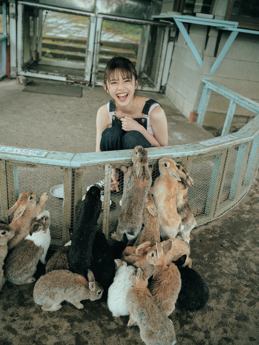 鈴木ゆうか『ゆうペース』（撮影：神戸健太郎／(C)玄光社）