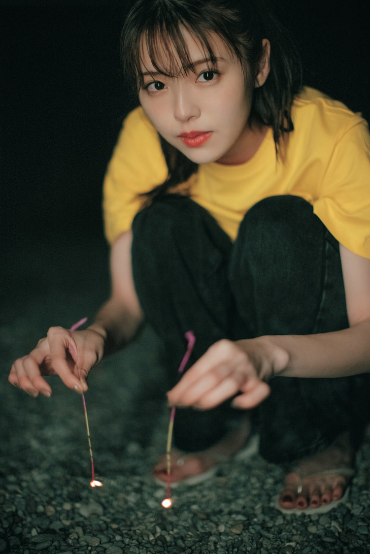 鈴木ゆうか『ゆうペース』（撮影：神戸健太郎／(C)玄光社）