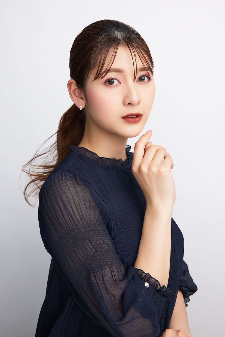 アンジェラ芽衣『ドナチェーレ』