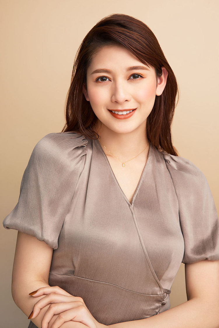 アンジェラ芽衣『ドナチェーレ』