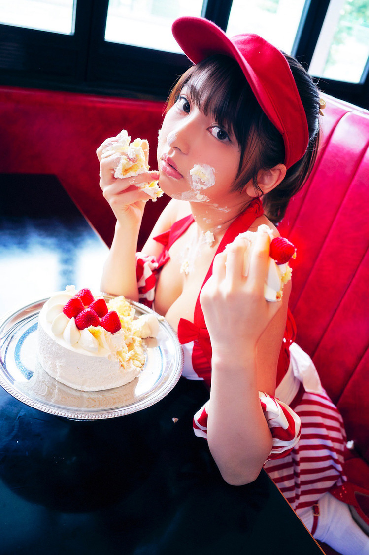 十味（#2i2）（Ⓒ週刊ビッグコミックスピリッツ／撮影：岡本武志／スタイリスト：野田陽子（ミタケイショウ）／ヘアメイク：大宮恵子（JULLY））