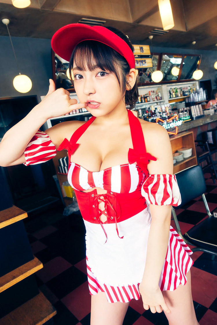 十味（#2i2）（Ⓒ週刊ビッグコミックスピリッツ／撮影：岡本武志／スタイリスト：野田陽子（ミタケイショウ）／ヘアメイク：大宮恵子（JULLY））