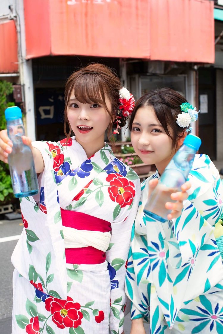 青木りさ、十味（(c)月刊エンタメ／撮影：佐賀章広／ヘア＆メイク：JULLY）