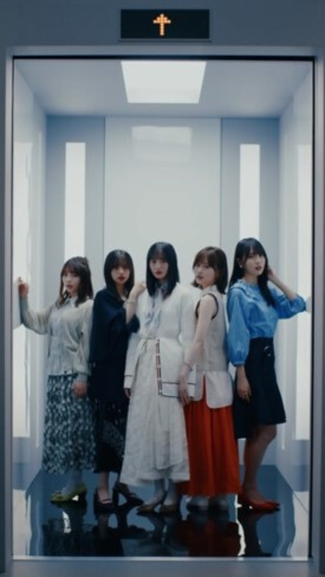 27thシングル「ごめんねFingers crossed」縦型MVより