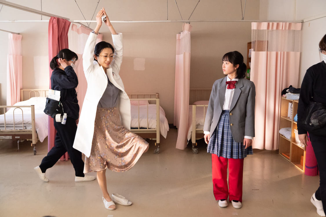 『ショートショート劇場「こころのフフフ」』オフショット写真より