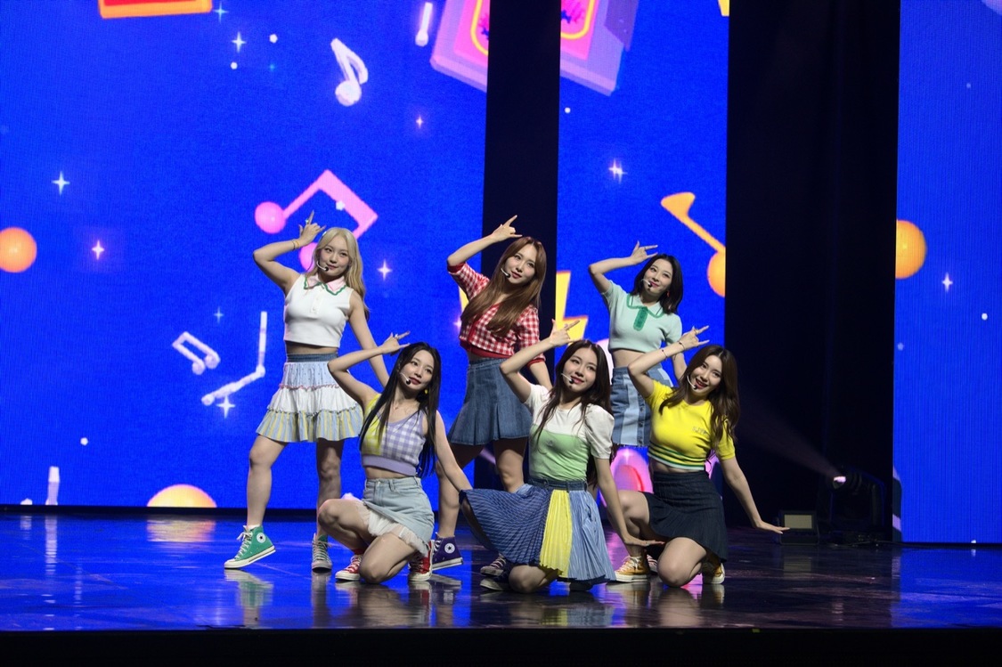 © 2021 Woollim Entertainment Co.,Ltd. / YOSHIMOTO KOGYO CO.,LTD.