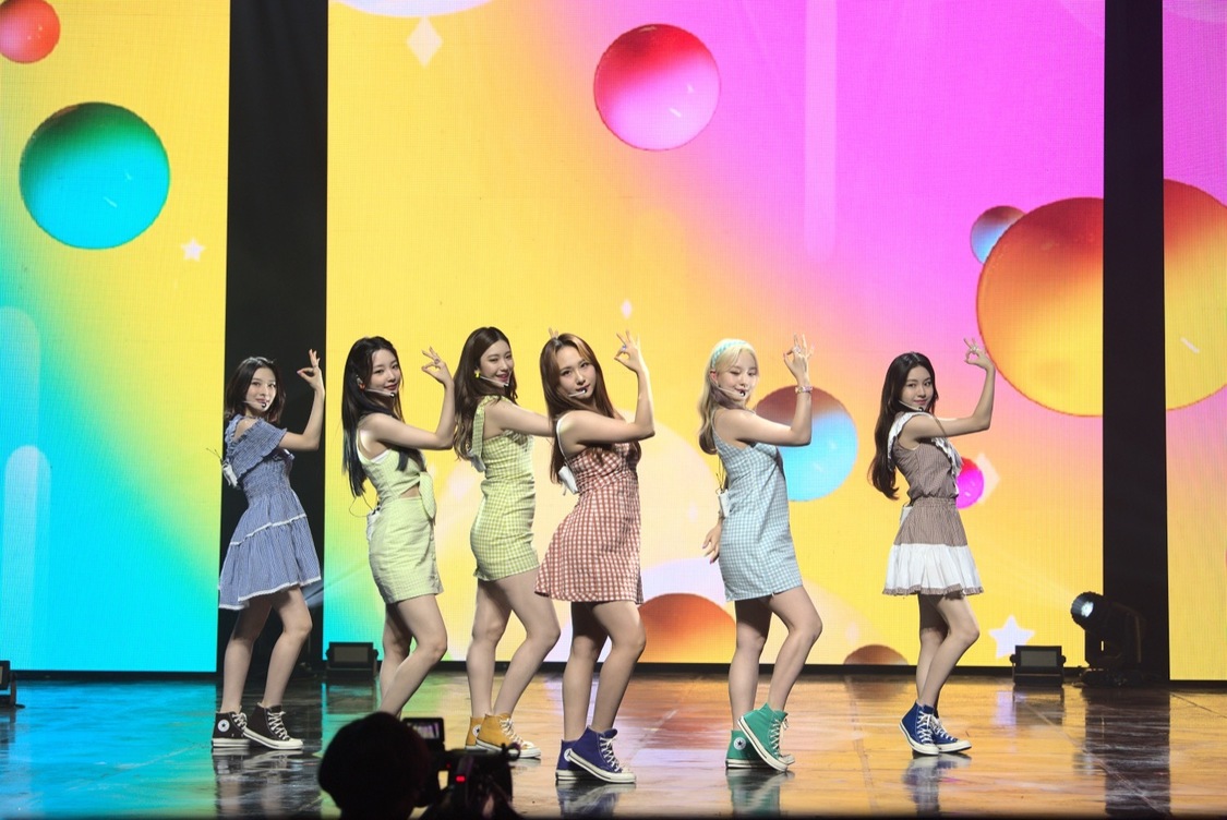 © 2021 Woollim Entertainment Co.,Ltd. / YOSHIMOTO KOGYO CO.,LTD.