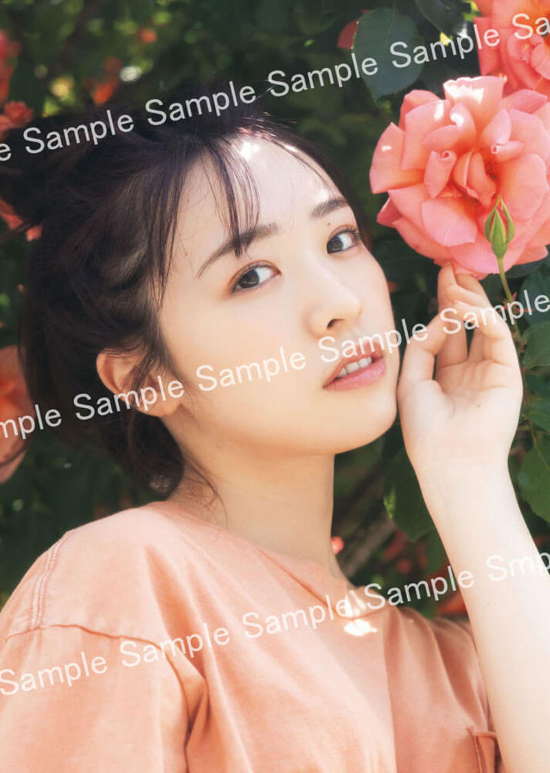 乃木坂46 渡辺みり愛 1st写真集『消極的な華やかさ』ポストカード（未来屋書店限定）