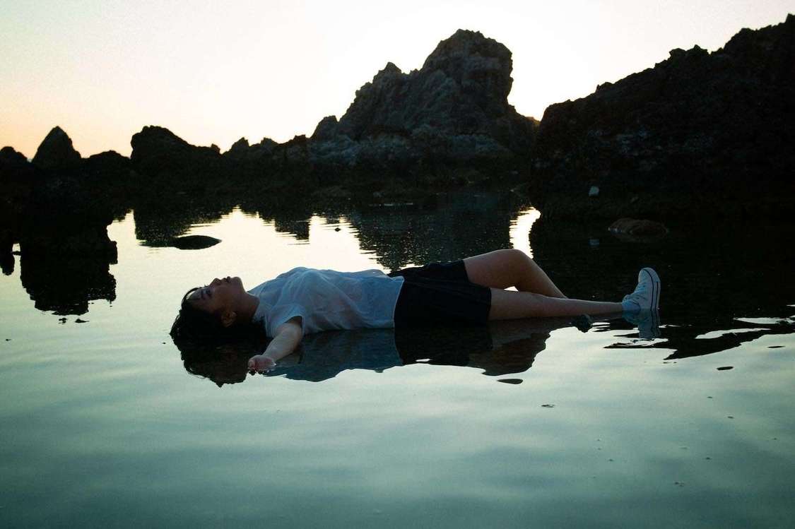 沢口愛華『1st  DVD&PHOTOBOOK（仮）』（撮影：細居幸次郎）