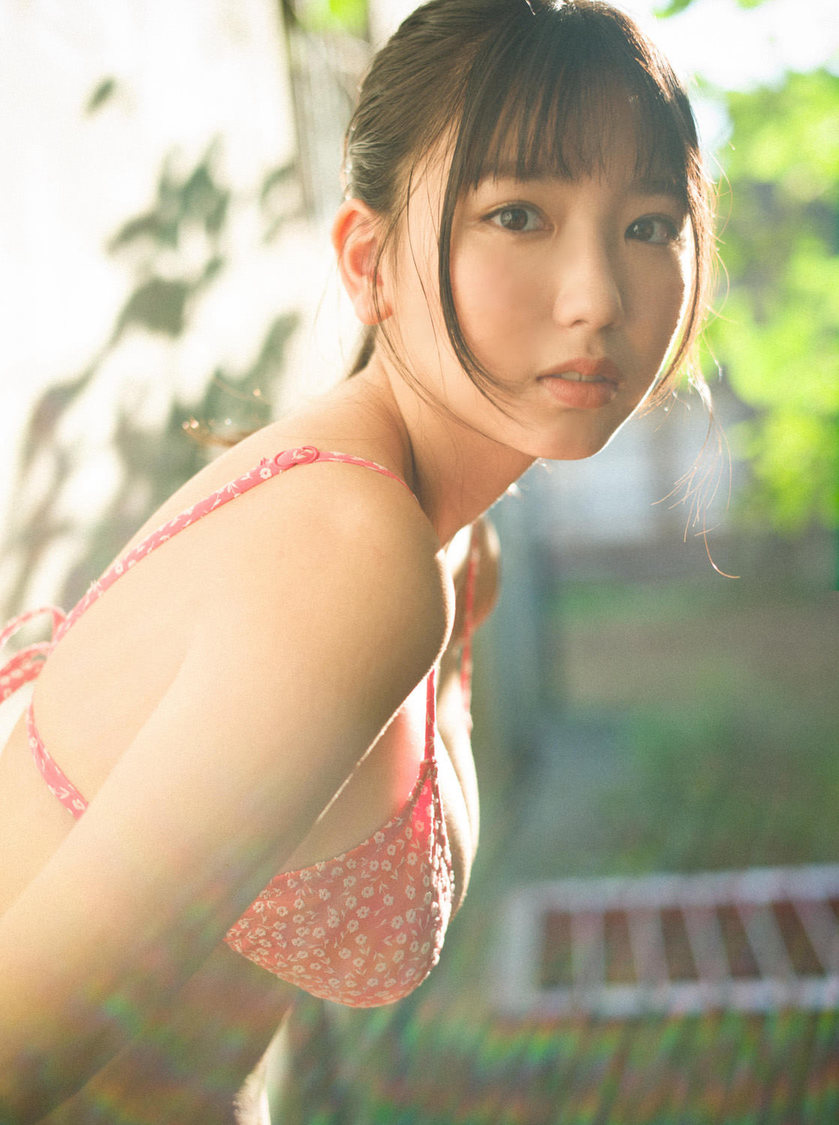 沢口愛華『1st  DVD&PHOTOBOOK（仮）』（撮影：細居幸次郎）