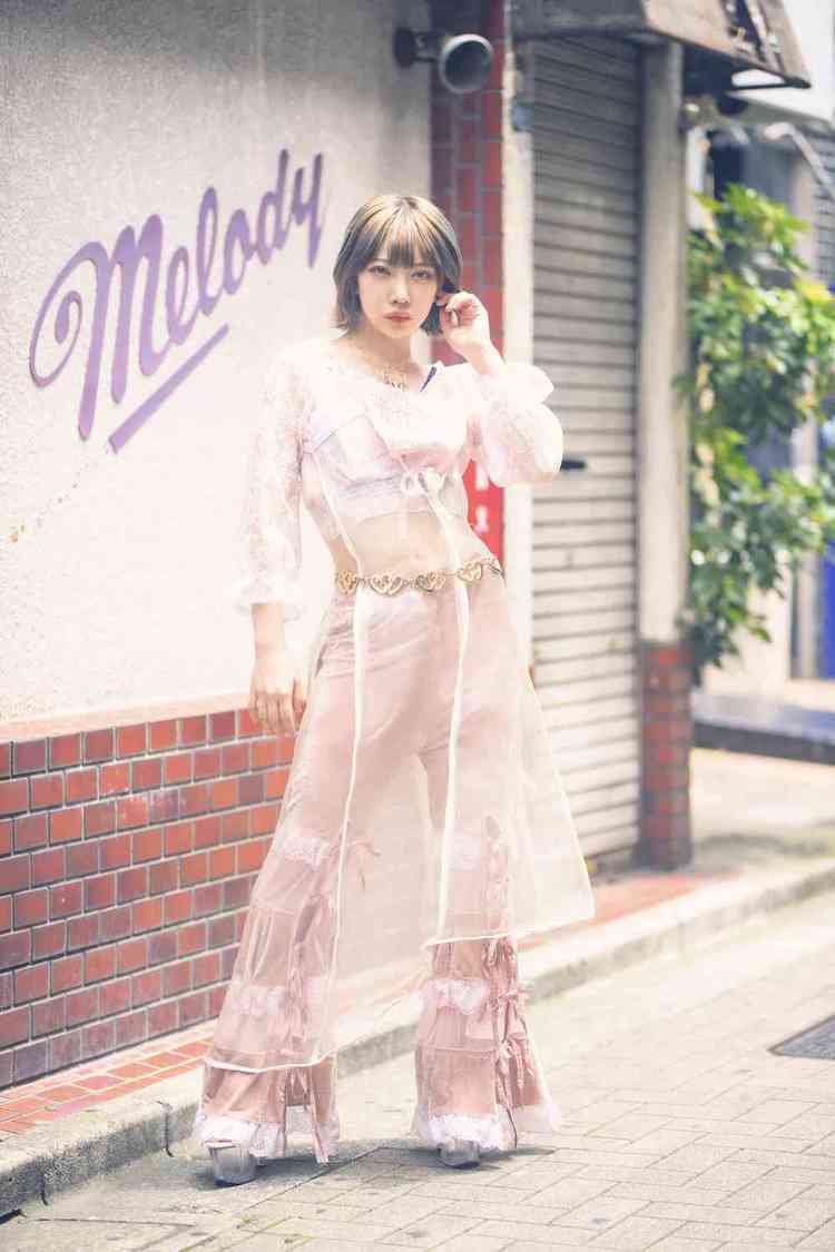 かてぃドキュメンタリーブック『ファッションカルト』収録カットより