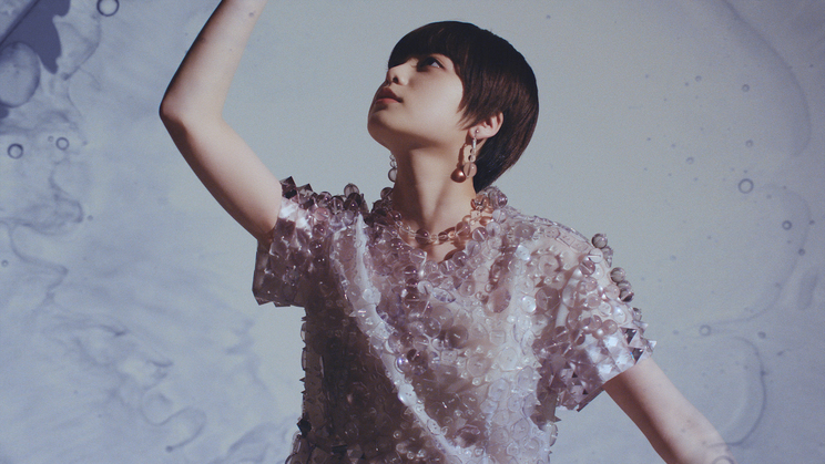欅坂46 平手友梨奈、ANREALAGE 2019年春夏新作「CLEAR」コンセプトムービーより
