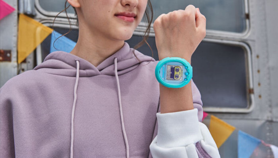 『たまごっちスマート』の主な特長：ウェアラブルでいつでも一緒に！より