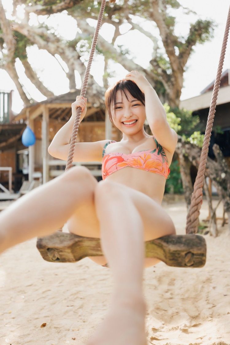 十味（#2i2）（（C）集英社／週刊プレイボーイ／撮影:前康輔/スタイリスト：野田陽子（ミタケイショウ）/ヘアメイク：鈴木智枝（JULLY））