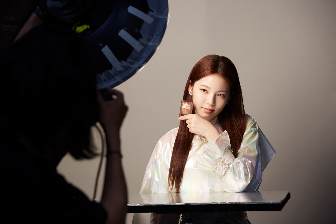 AYAKA（NiziU）メイクアップ『Visée（ヴィセ）』撮影エピソードより