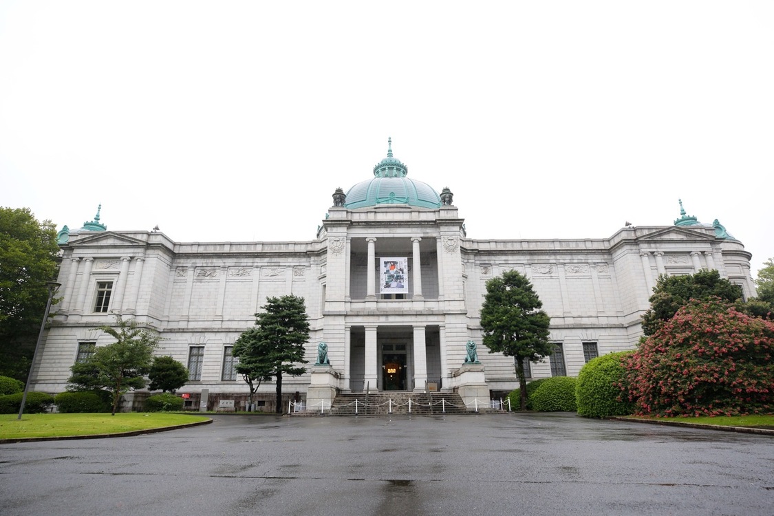 ＜春夏秋冬/フォーシーズンズ 乃木坂46＞　©乃木坂46LLC