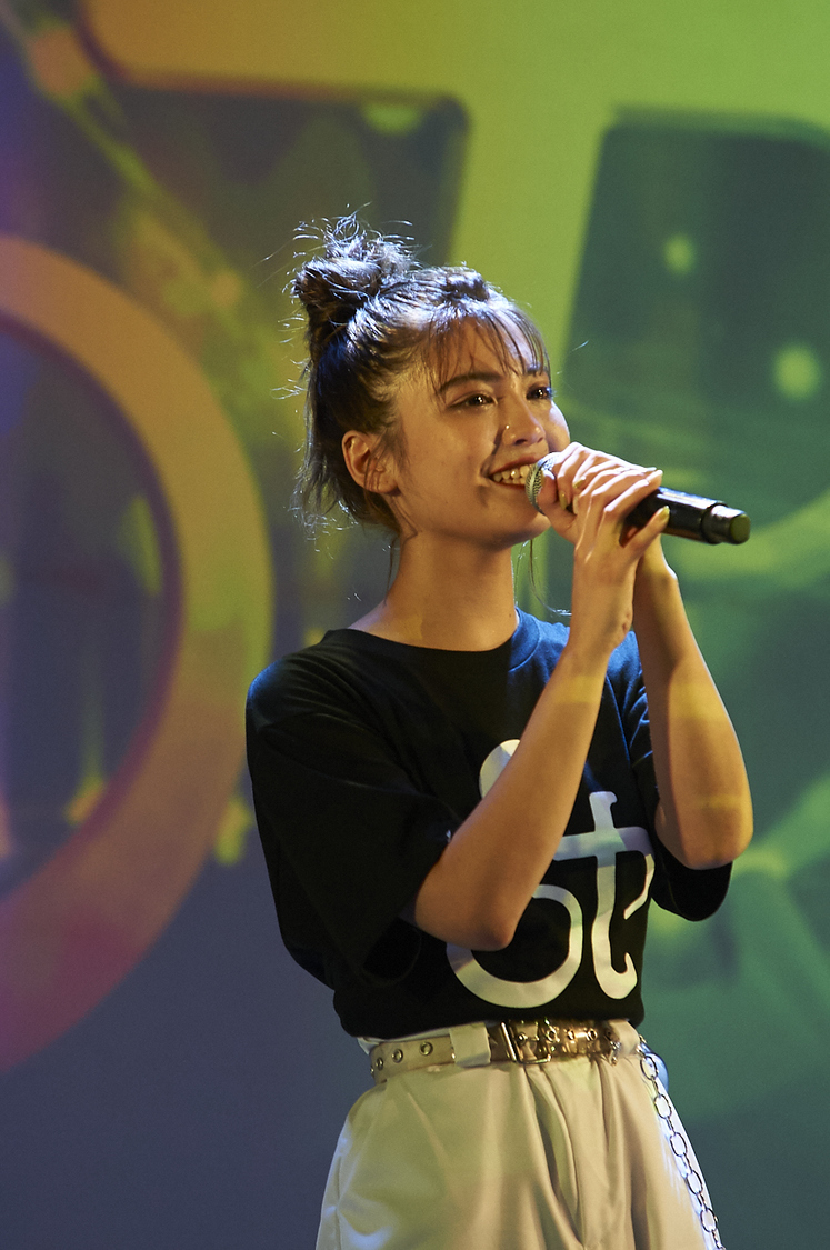 モラレスきあら　©2021 Zest, inc. / AEI